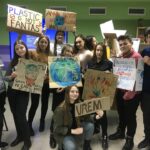 Elevii unui liceu din Bălți ar fi amenințați cu exmatricularea pentru că participă la „Grevă Mondială Pentru Climă”