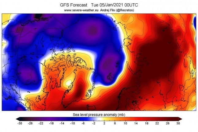  Un val de căldură a ridicat temperaturile din Oceanul Arctic, din partea siberiană, cu 20 de grade