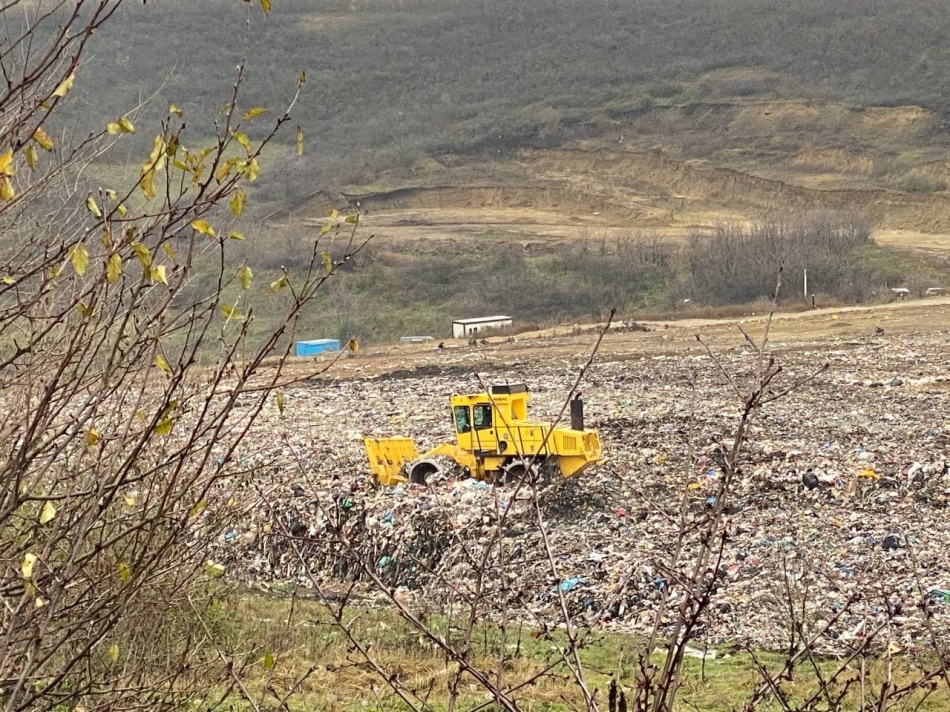  10 mln de lei. Ce i s-a promis primăriei de la Țânțăreni pentru utilizarea poligonului de deșeuri pentru încă un an