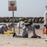 Israelul închide plajele mediteraneene în urma unei deversări de gudron