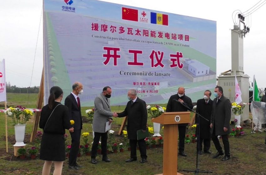 La Criuleni a început construcția celui mai mare parc fotovoltaic din Moldova