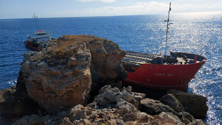  Pericol major de dezastru ecologic în Marea Neagră. O navă cu 3.000 de tone de îngrășământ a eșuat pe coasta bulgară