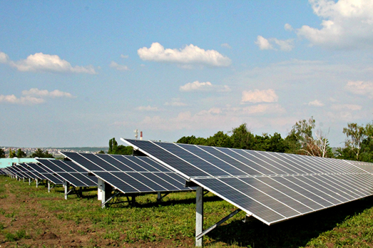  Guvernul a majorat cotele de capacitate pentru instalațiile fotovoltaice