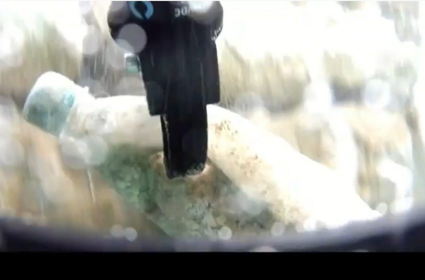  VIDEO/ Cercetătorii români au creat un sistem robotic pentru a curăţa deşeurile de pe fundul mării