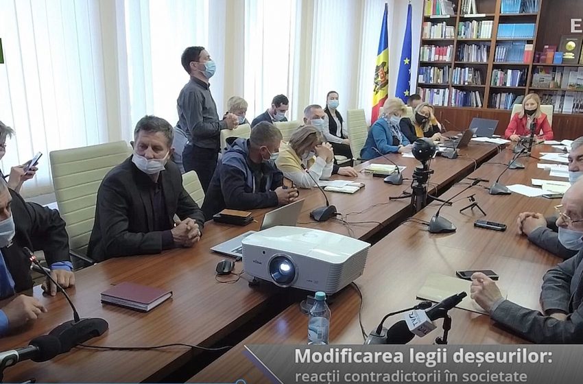  VIDEO/ Momente-cheie din ședința comisiei de mediu cu participarea consilierilor din Rezina privind modificarea Legii deșeurilor