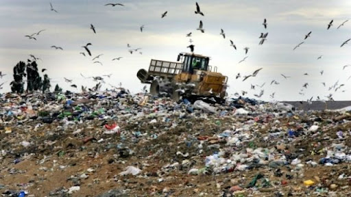  Aproximativ 210 mii de tone de deșeuri, evacuate în 2021 din Chișinău. Câte au fost depozitate la Țânțăreni