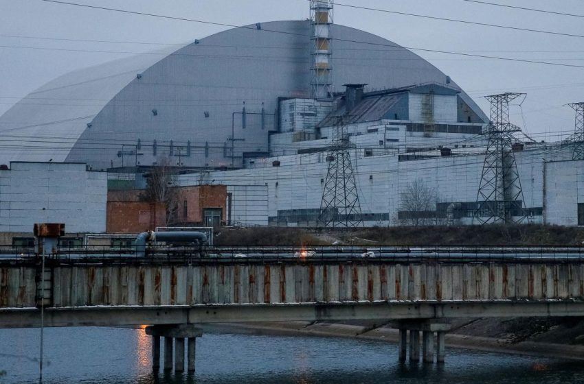  Energoatom: Rușii folosesc centralele nucleare de la Zaporojie și Cernobîl ca baze militare