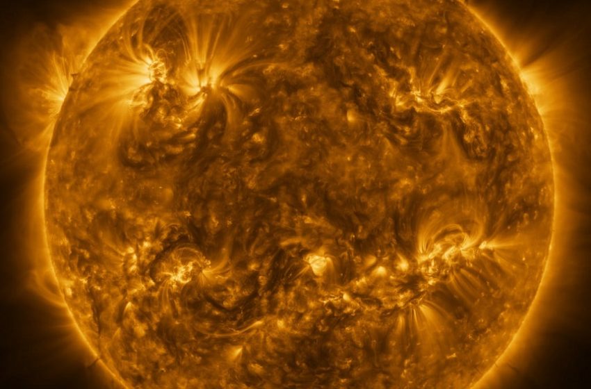  FOTO/ Cele mai detaliate imagini ale Soarelui, la o rezoluţie fără precedent, transmise de Sonda Solar Orbiter