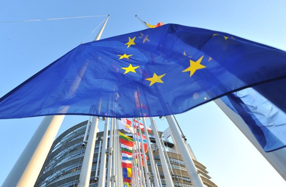  Statele Uniunii Europene sunt împărţite în cazul unor noi politici privind schimbările climatice în urma conflictului din Ucraina