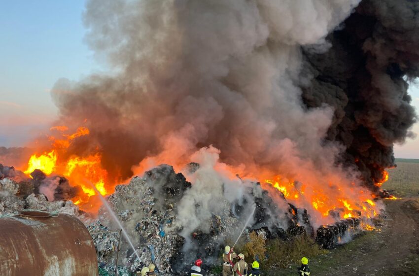  Agenția de Mediu: În urma arderii deșeurilor din plastic, se elimină substanțe ce pot afecta grav sistemul respirator
