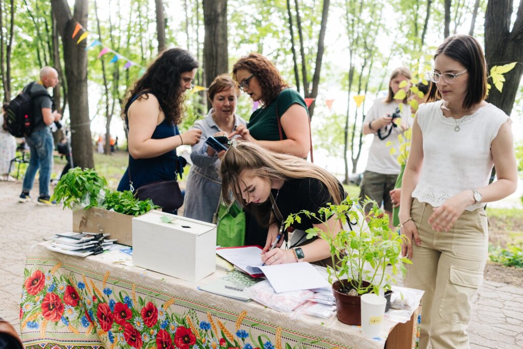 Manifestul pentru legalizarea semințelor țărănești a adunat în jur la 30-40 de semnături la Festivalul „Ziua Mediului”