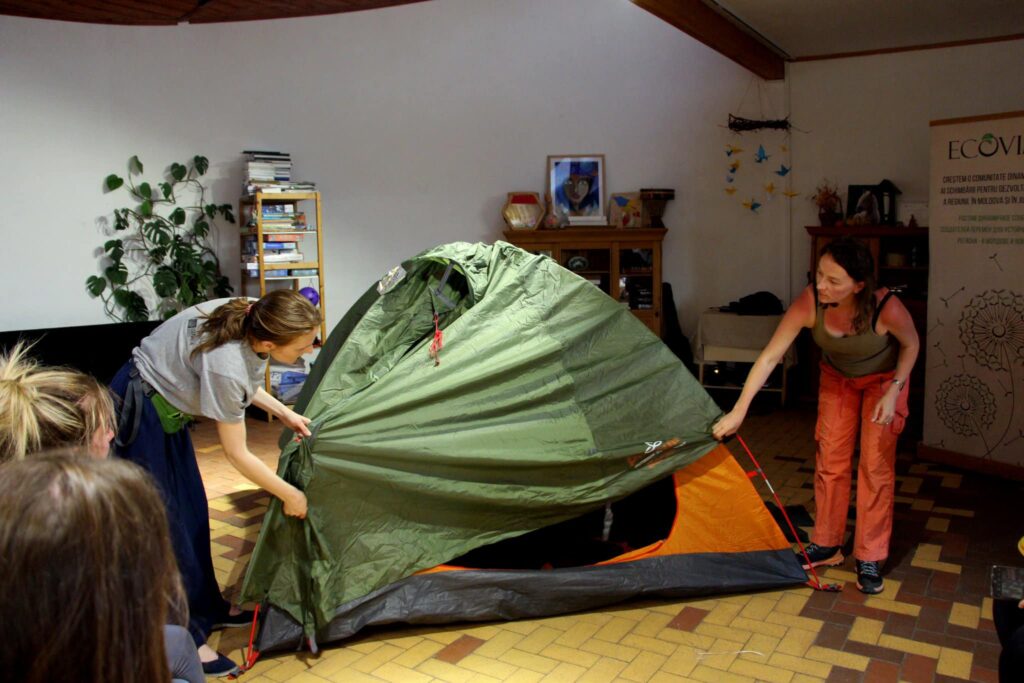 Instrucțiune de instalare a unui cort