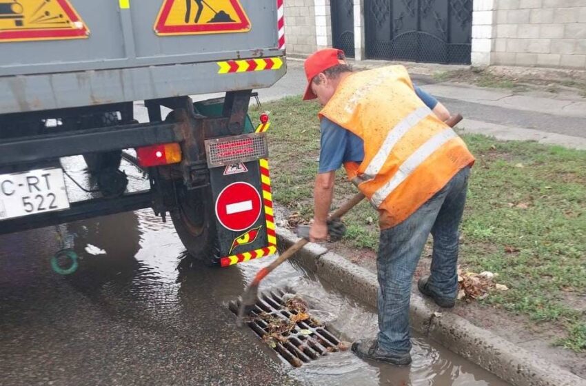  Pericolul se menține: Cod Portocaliu de averse până în dimineața de 16 septembrie. FOTO: Urmările grave ale ploilor