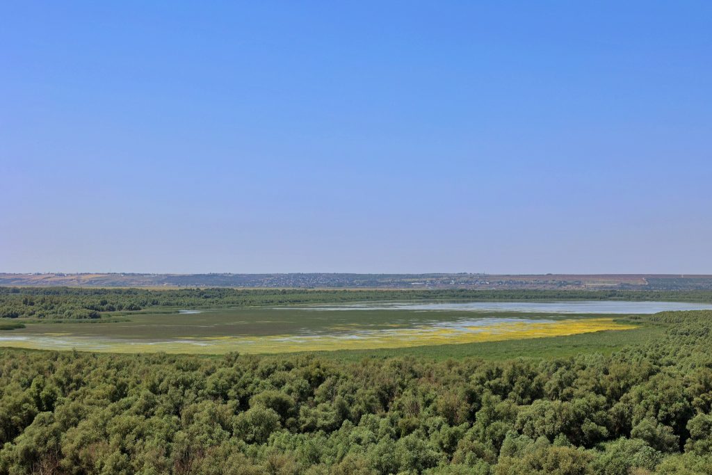 Priveliște panoramică asupra Lacului Beleu. Foto: Ecaterina Bodrug