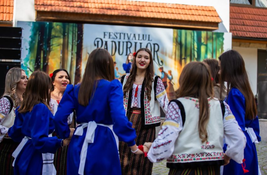  Festivalul Pădurilor 2025: Vali Boghean, Cristofor Aldea-Teodorovici și ansambluri folclorice vor evolua pe scena de la Condrița