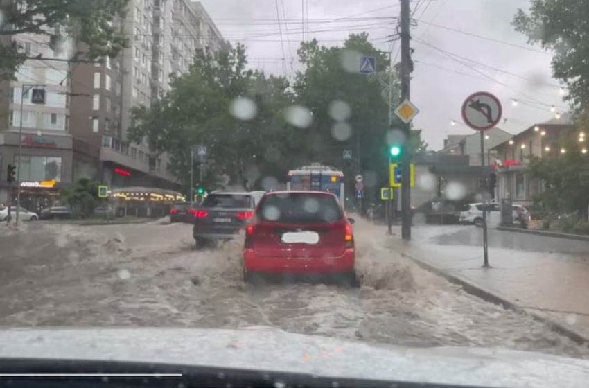  De ce Chișinăul se inundă după fiecare ploaie? Modelul „Oraș burete”, testat în țările europene