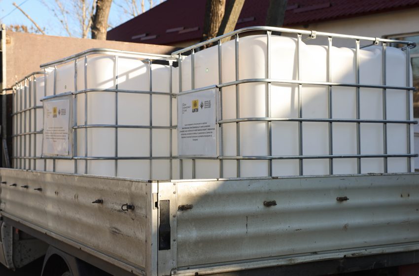  Fântâni care seacă și precipitații tot mai rare: sate din raionul Telenești testează colectarea apei de ploaie ca soluție de adaptare la criza apei