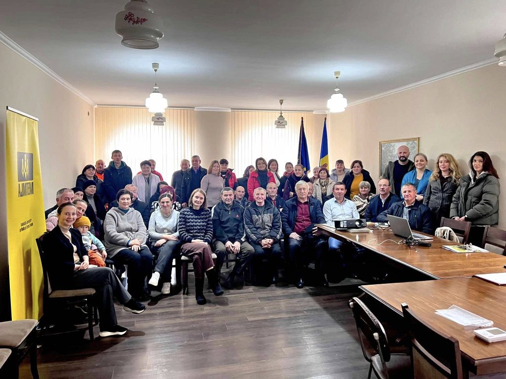 Foto de grup la prezentarea studiului