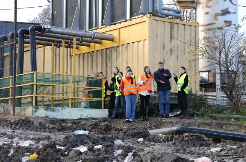  Lecție practică de jurnalism de mediu la Țînțăreni, dincolo de mitul „gropii de gunoi”