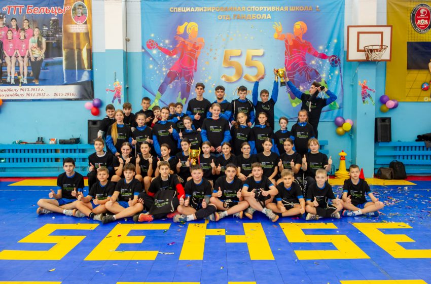  Atelierul Sportiv „Green Days” a reunit 40 de tineri din Bălți și Botoșani într-o activitate transfrontalieră eco