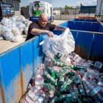 Trei localități din Republica Moldova vor avea centre speciale unde locuitorii pot aduce gratuit deșeuri reciclabile