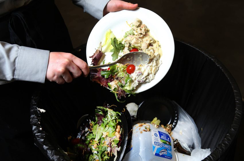  De Paști, moldovenii irosesc 1,5 milioane de porții de mâncare