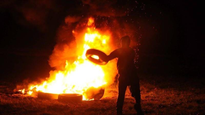  Peste 132.000 lei amenzi pentru arderea anvelopelor în noaptea de Paști