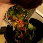 Compost în loc de gunoi: cum valorifică o școală din Chișinău resturile alimentare