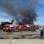 Aproximativ 1.000 m² afectați într-un incendiu izbucnit la un depozit de anvelope din Chișinău 