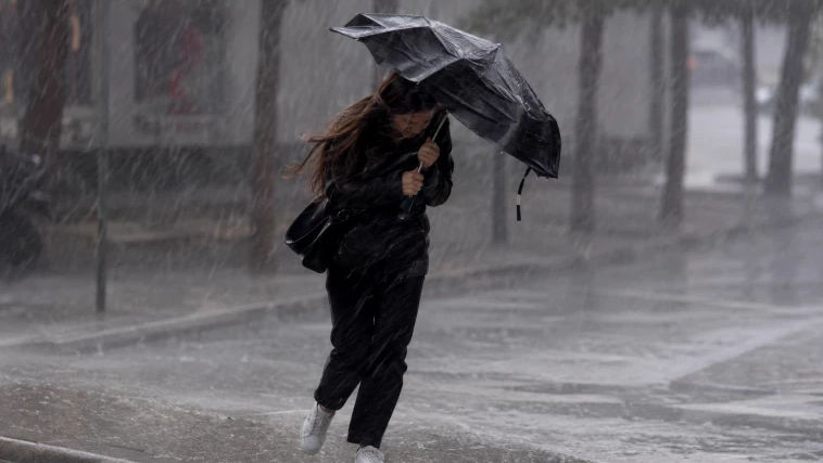  Instabilitate atmosferică în toată țara. Meteorologii au emis Cod Portocaliu și Cod Galben de ploi puternice