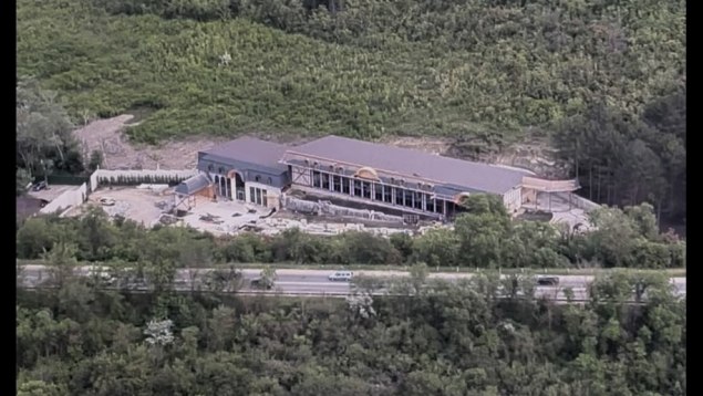  Beton în loc de pădure: construcții de sute de metri pătrați și un prejudiciu de 4 milioane de lei investigate în zona Pădurii Doina