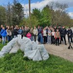 Șase echipe de tineri au monitorizat problemele de mediu din comunitățile lor și au propus soluții