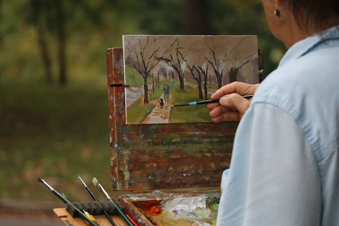  În căutarea identității Suntem invitați la un atelier de pictură botanică în scuarul Circului