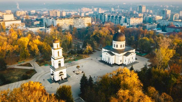  Chișinău, o capitală elegantă, cu o memorie greu încercată
